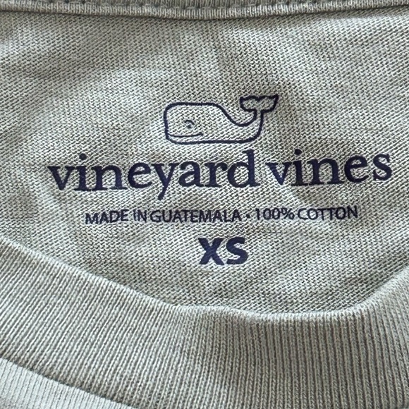 Vineyard Vines XS Graphic T-Shirt - Picture 4 of 7